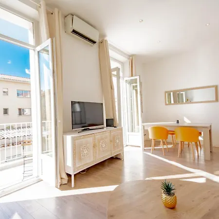 Bel Avec Balcon Centre