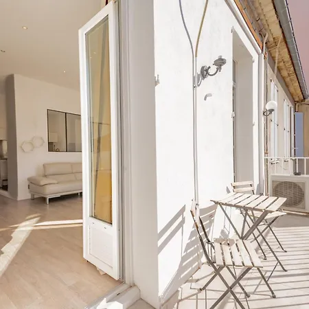 Bel Avec Balcon Centre Apartment